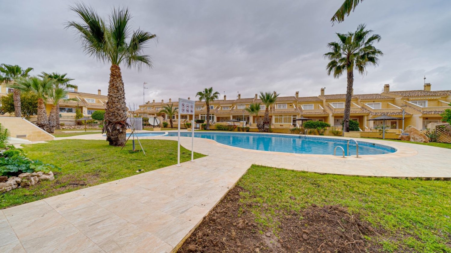 5 chambres bungalow à vendre à Los Altos, Alicante, Valencian Community, Spain № 365350