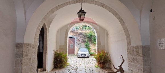 12-Zimmer Wohnung in Bari, Italy, Nr. 16433 2