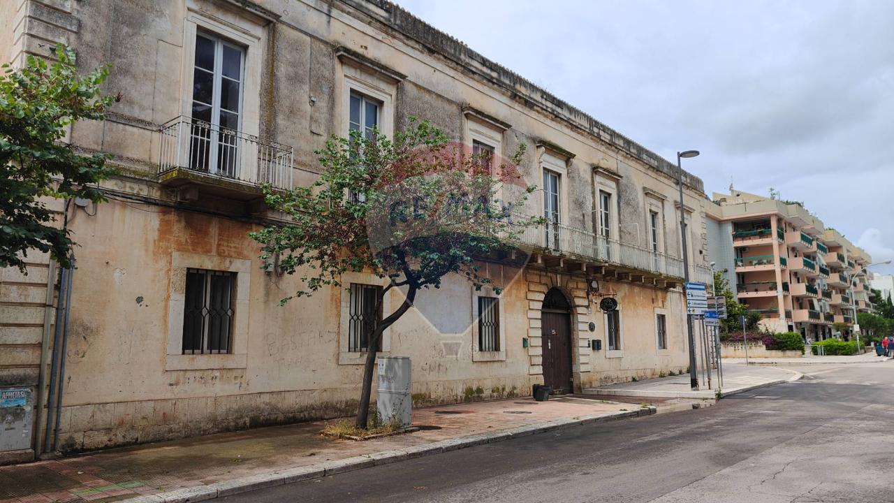 12-Zimmer Wohnung in Bari, Italy, Nr. 16433