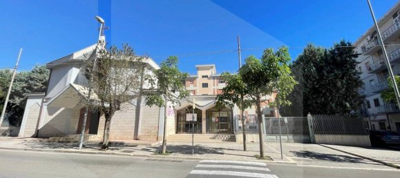 Квартира с 5 комнатами в Манфредония, Италия № 28100 25