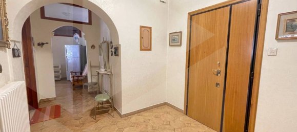 Квартира с 5 комнатами в Манфредония, Италия № 28100 47