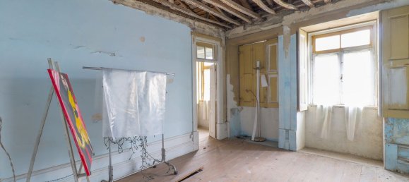 227m² Building in Porto, Portugal No. 120087 14