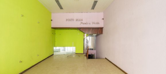 227m² Building in Porto, Portugal No. 120087 25