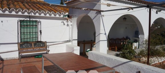 3 bedrooms House in Vinuela, Spain No. 131307 3