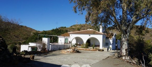 3 bedrooms House in Vinuela, Spain No. 131307 2