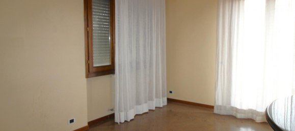 3 rooms Apartment in Terranuova Bracciolini, Italy No. 230728 26