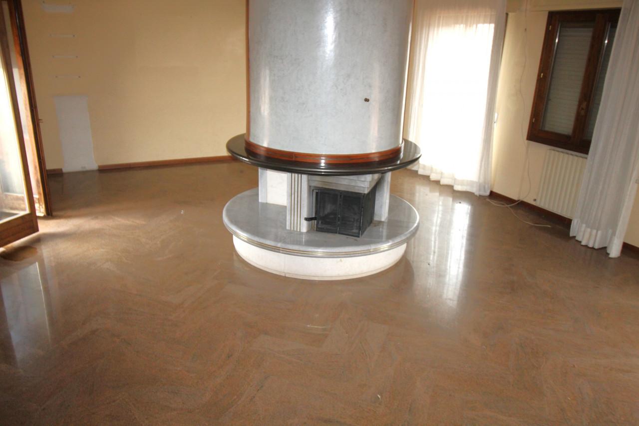 3 rooms Apartment in Terranuova Bracciolini, Italy No. 230728