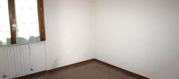 3 rooms Apartment in Terranuova Bracciolini, Italy No. 230728 20