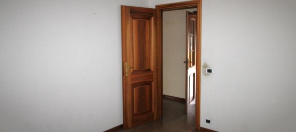 3 rooms Apartment in Terranuova Bracciolini, Italy No. 230728 21