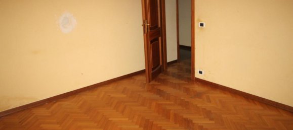 3 rooms Apartment in Terranuova Bracciolini, Italy No. 230728 28