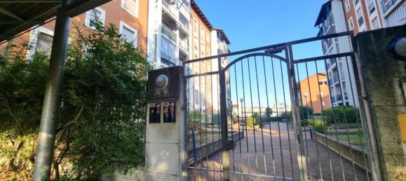 3-salle Appartement à Collegno, Italy No. 295414 5