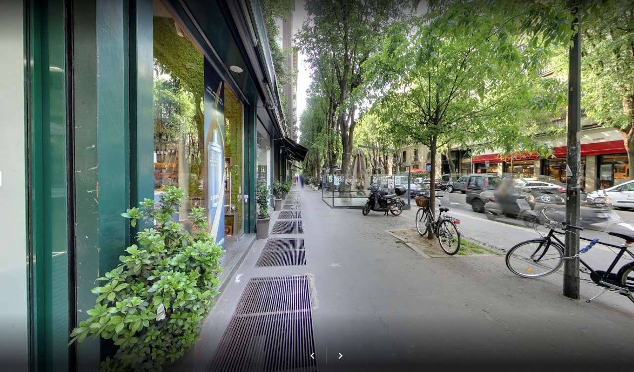 5 rooms Commercial property in Milan, Italy No. 240835