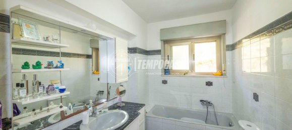 4-salle Appartement à Messina, Italy No. 274424 10