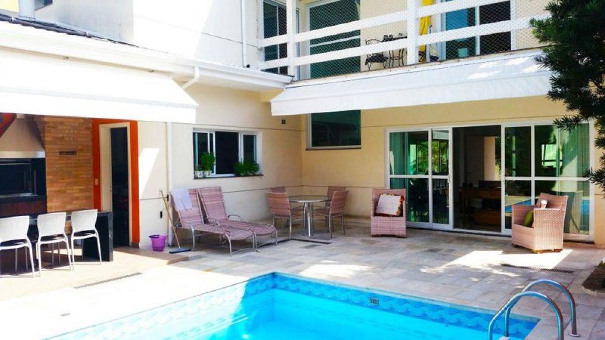 Casa de 4 dormitorios en Sao Paulo, Brazil No. 467862