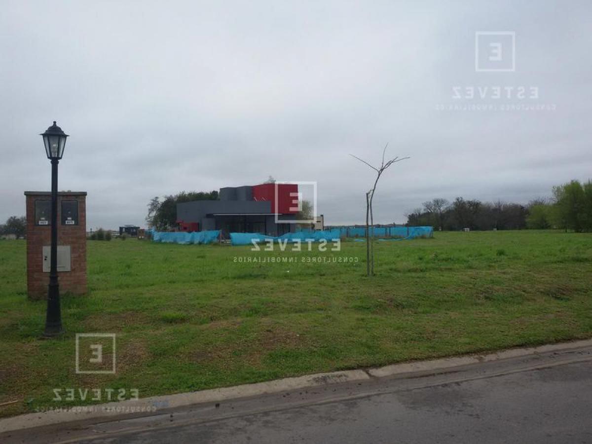 Земельный участок в Эскобар, Аргентина № 117353