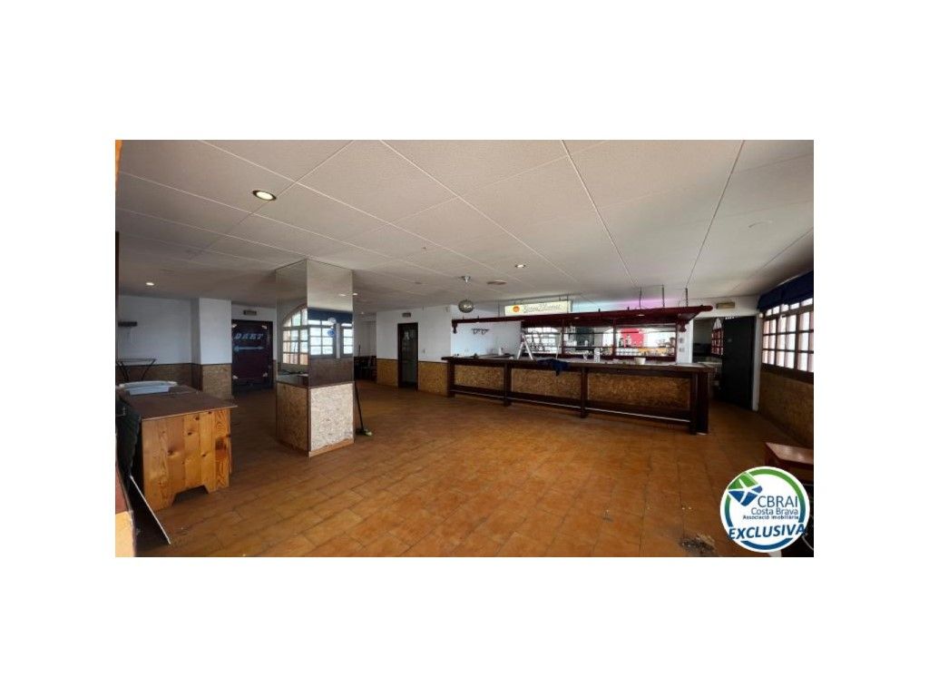 120m² Commercial property in Roses, Spain No. 196262