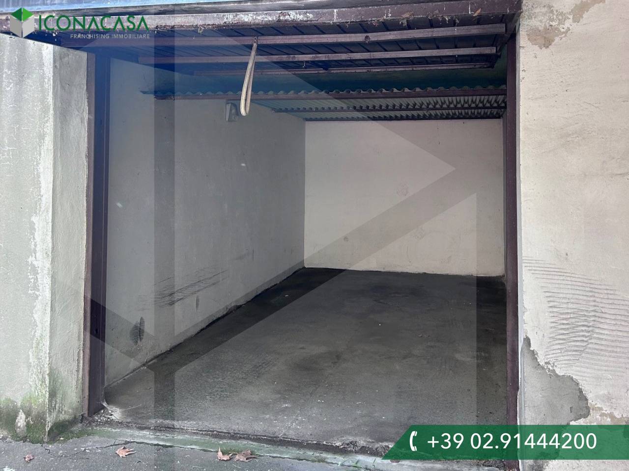 1 room Garage in Milan, Italy No. 241886