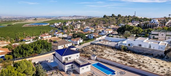 4 bedrooms Villa in Almoradi, Spain No. 10870 2