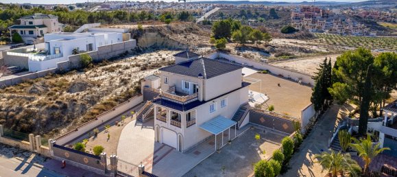 4 bedrooms Villa in Almoradi, Spain No. 10870 9