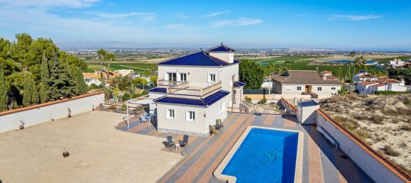 4 bedrooms Villa in Almoradi, Spain No. 10870 3
