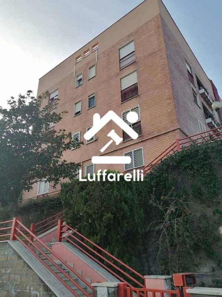 3 bedrooms Apartment in Rome, Italy No. 219223