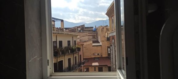 2 Schlafzimmer Wohnung in Palermo, Italy, Nr. 44266 14