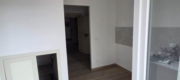 2 Schlafzimmer Wohnung in Palermo, Italy, Nr. 44266 5