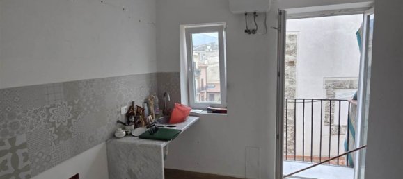 2 Schlafzimmer Wohnung in Palermo, Italy, Nr. 44266 4