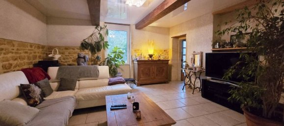 3 bedrooms House in Pouilly-sous-Charlieu, France No. 195769 8