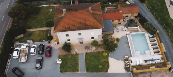 3 bedrooms House in Pouilly-sous-Charlieu, France No. 195769 2