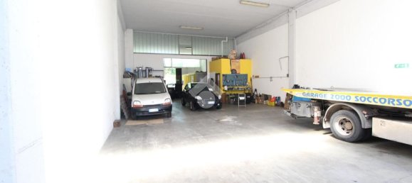 340m² Warehouse in Modena, Italy No. 229802 4