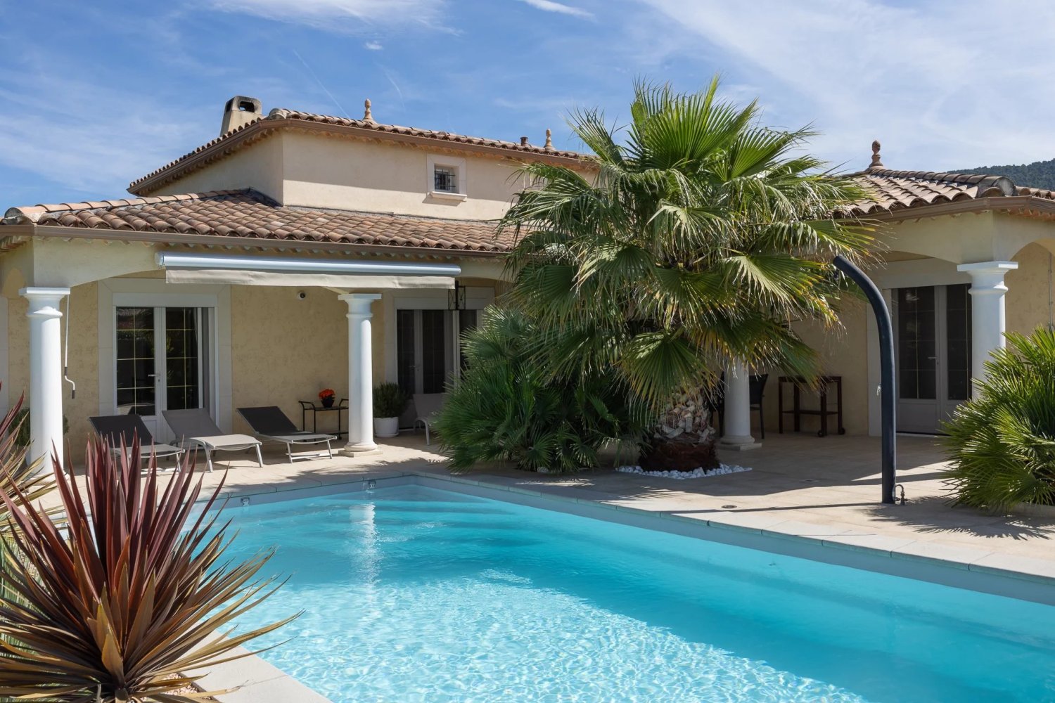 3 bedrooms Villa in Aups, France No. 1421