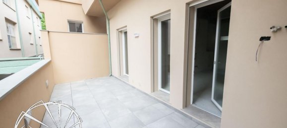 3 rooms Apartment in Vaiano, Italy No. 22298 5