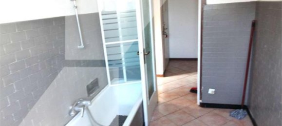 2 Schlafzimmer Wohnung in San Fermo della Battaglia, Italy, Nr. 230189 15