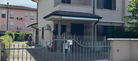 Casa de 8 habitaciónes en Gonzaga, Italy No. 275371 26