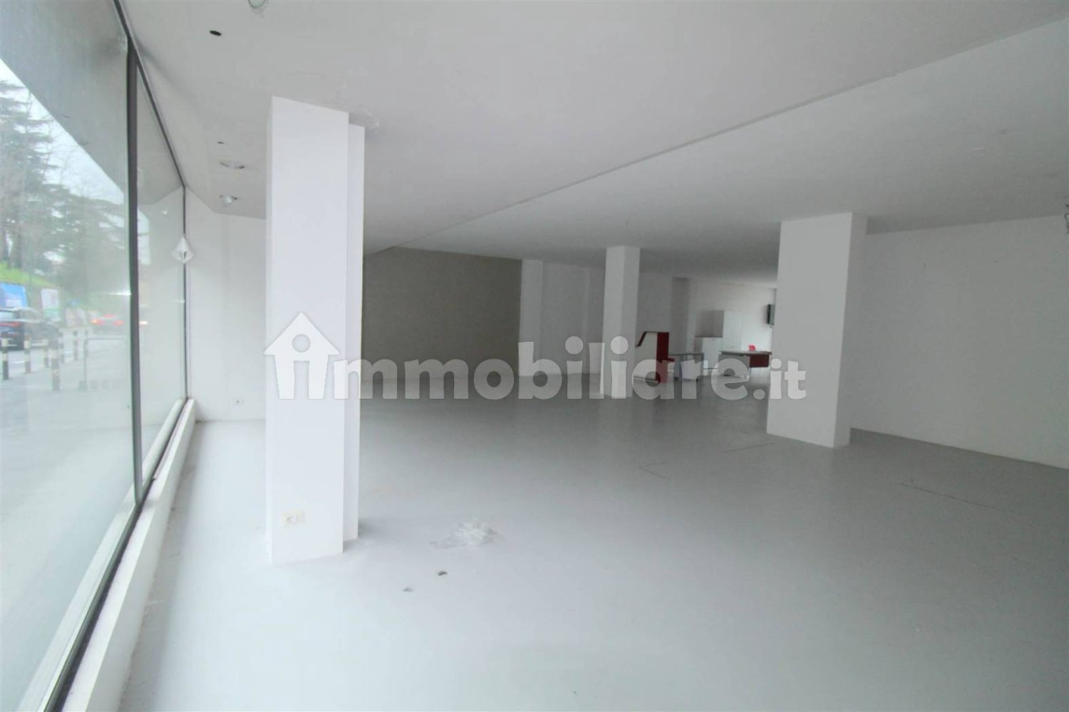 770m² Commercial property in Siena, Italy No. 210170