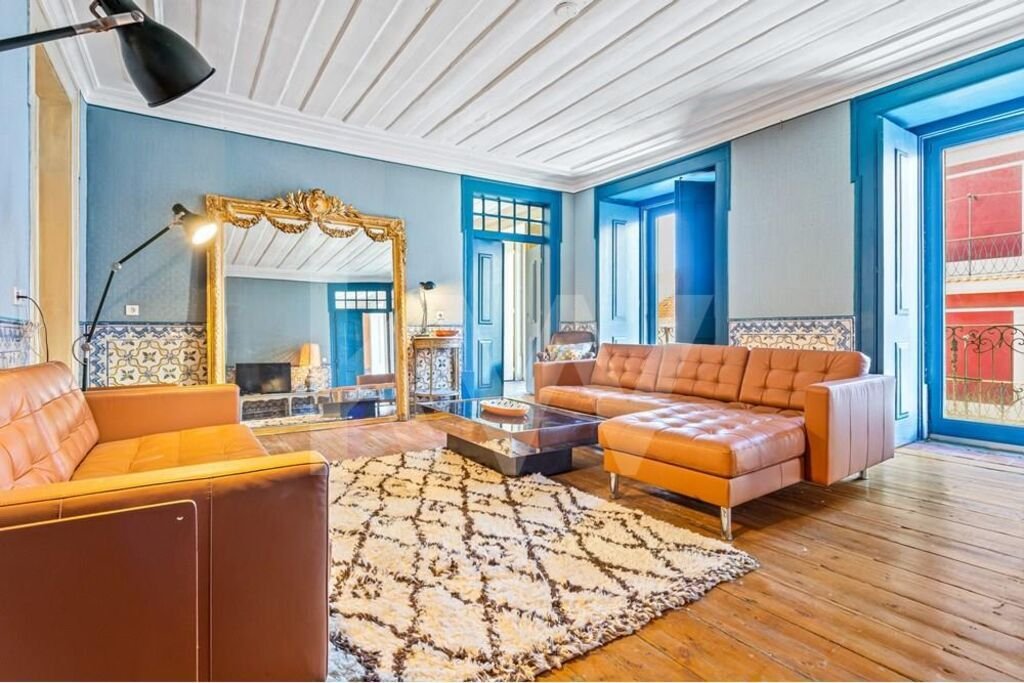 3 bedrooms Apartment in Lisbon, Portugal No. 93391