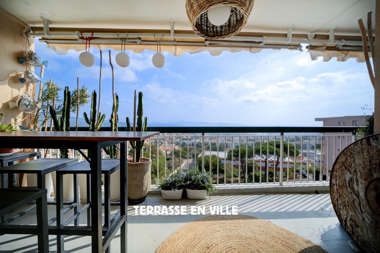 2 bedrooms Apartment in La Ciotat, France No. 347872