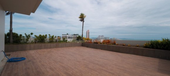 4 bedrooms Condo in Pattaya, Thailand No. 22227 4