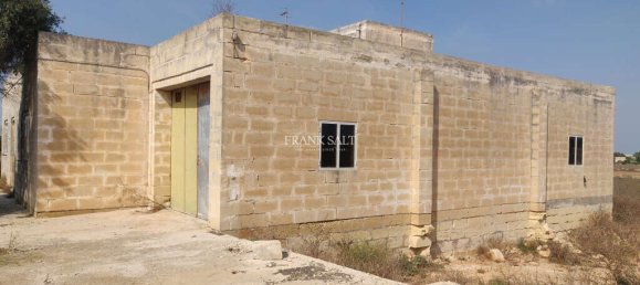 3 bedrooms Farm in Siggiewi, Malta No. 1356 4