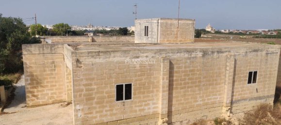 3 bedrooms Farm in Siggiewi, Malta No. 1356 2