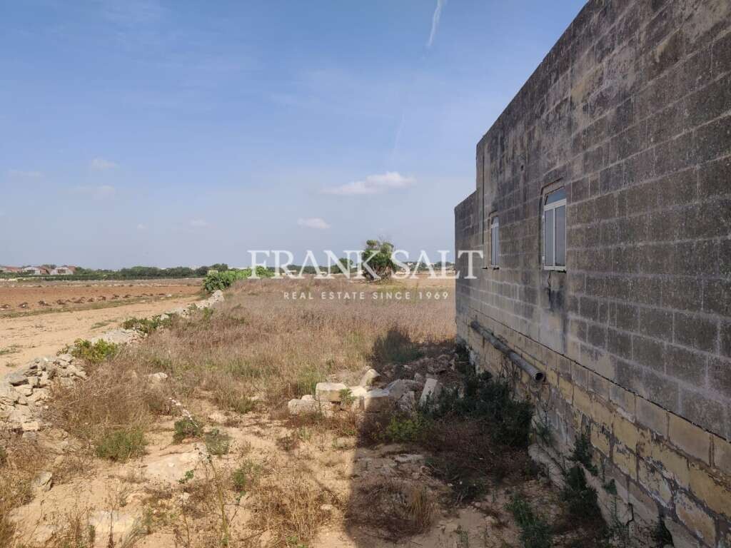 3 bedrooms Farm in Siggiewi, Malta No. 1356