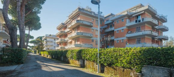 Penthouse T3 em Massa, Italy N.º 141521 20