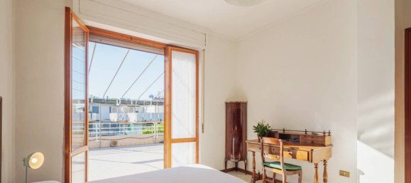 Penthouse T3 em Massa, Italy N.º 141521 10