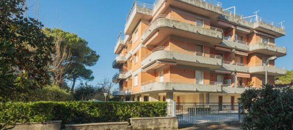 Penthouse T3 em Massa, Italy N.º 141521 19