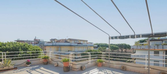 Penthouse T3 em Massa, Italy N.º 141521 7