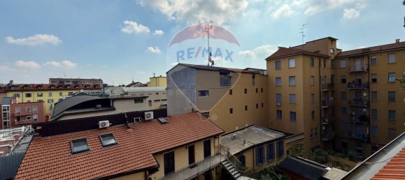 Studio in Milan, Italy No. 327937 20