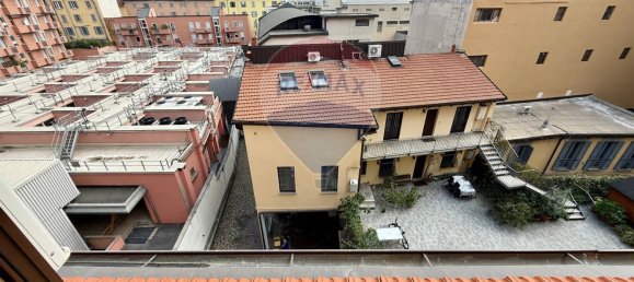 Studio in Milan, Italy No. 327937 18