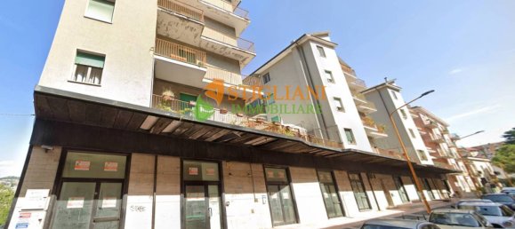 Imóvel comercial de 5 divisões em Campobasso, Italy N.º 160709 2