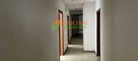 Imóvel comercial de 5 divisões em Campobasso, Italy N.º 160709 10